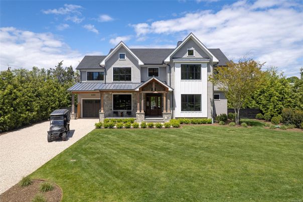 Attached, Exterior, Facade, Farmhouse