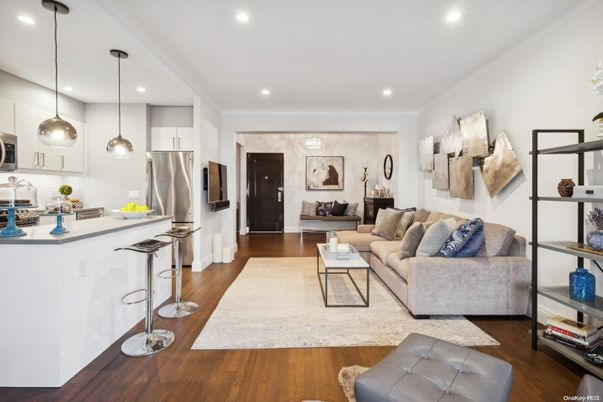 Interior, Kitchen, Living room, Pendant Lights, Recessed Lighting, Stainless Steel Appliances, Wood Texture Flooring