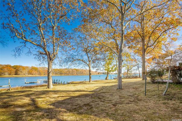 Exterior, Lake