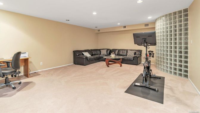 Fitness Equipment, Home Office, Interior, Living room, Recessed Lighting