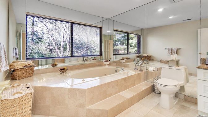 Bathroom, Interior, Recessed Lighting