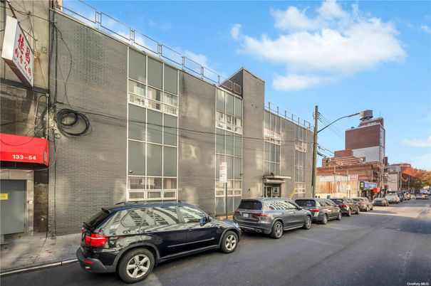 Exterior, Facade, Brick Facade, Highrise