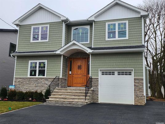 Attached, Exterior, Facade, Rowhouse