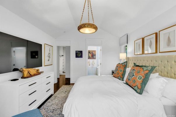 Bedroom, Interior, Pendant Lights, Wood Texture Flooring
