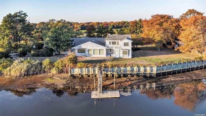 Exterior, Lake