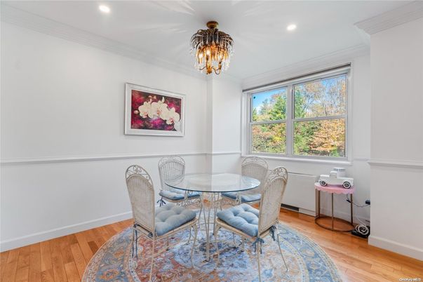 Chandelier, Dining room, Interior, Recessed Lighting, Wood Texture Flooring