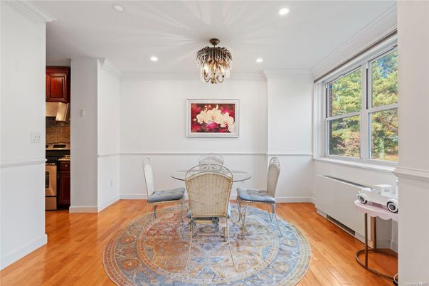 Chandelier, Dining room, Interior, Recessed Lighting, Wood Texture Flooring