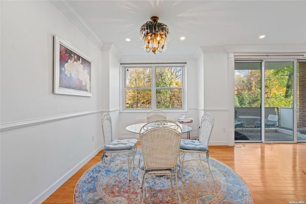 Chandelier, Dining room, Interior, Recessed Lighting, Wood Texture Flooring