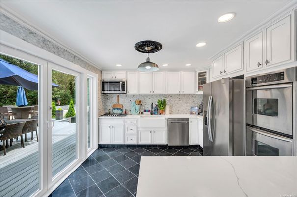 Dining room, Interior, Kitchen, Recessed Lighting, Stainless Steel Appliances