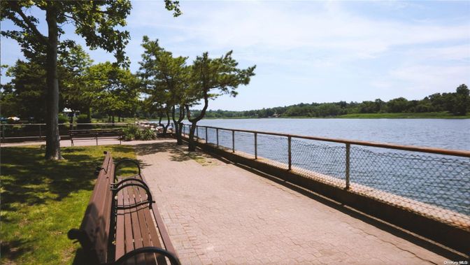 Exterior, Lake