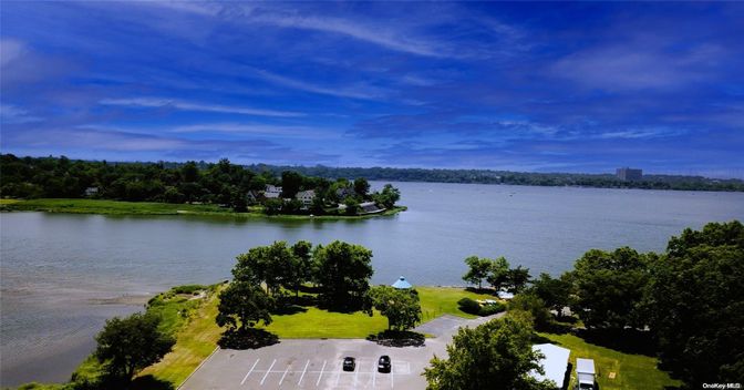 Exterior, Lake