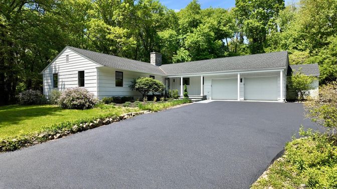Attached, Exterior, Facade, Ranch