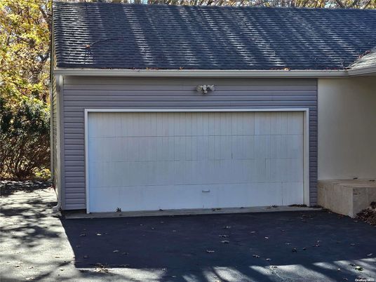 Detached Garage, Exterior