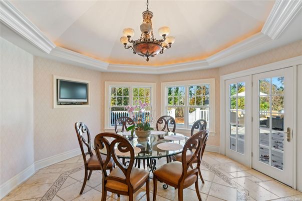 Chandelier, Dining room, Interior