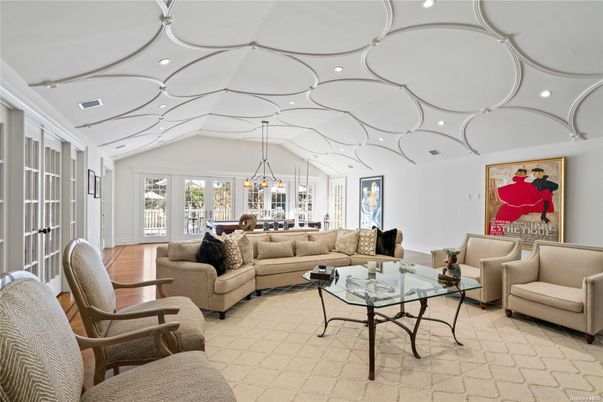Chandelier, Dining room, Interior, Living room, Recessed Lighting, Wood Texture Flooring