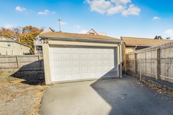 Detached Garage, Exterior
