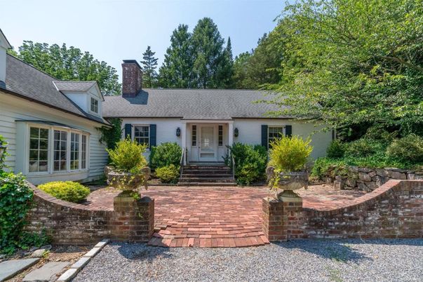 Exterior, Facade, Cape Cod