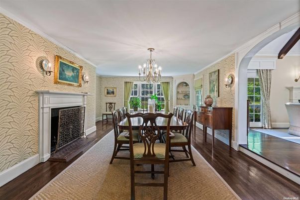 Chandelier, Dining room, Fireplace, Interior, Wood Texture Flooring