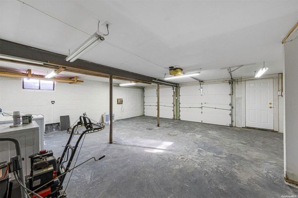 Garage, Interior