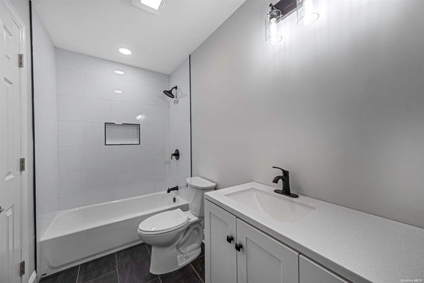 Bathroom, Interior, Recessed Lighting
