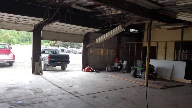 Garage, Interior