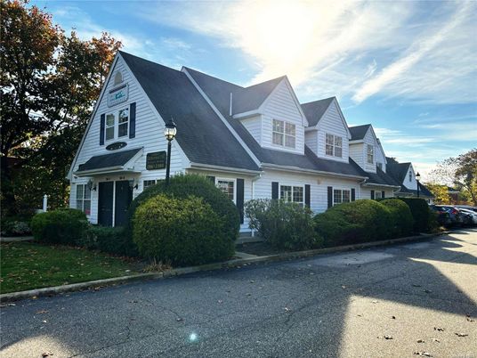 Exterior, Facade, Cape Cod