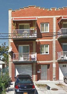 Exterior, Facade, Brick Facade, Rowhouse