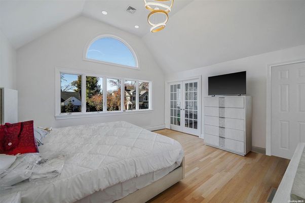 Bedroom, Interior, Pendant Lights, Recessed Lighting, Wood Texture Flooring