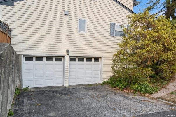 Detached Garage, Exterior