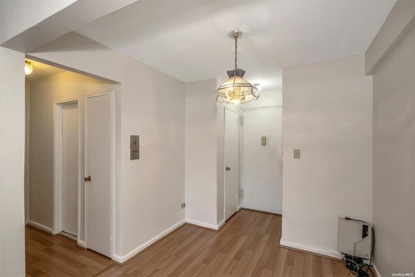 Interior, Pendant Lights, Wood Texture Flooring