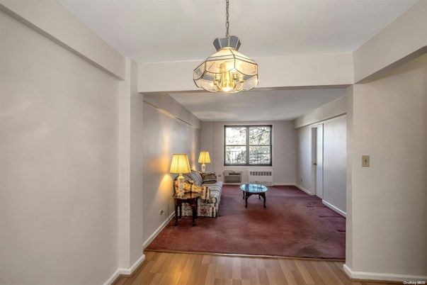Interior, Pendant Lights, Wood Texture Flooring