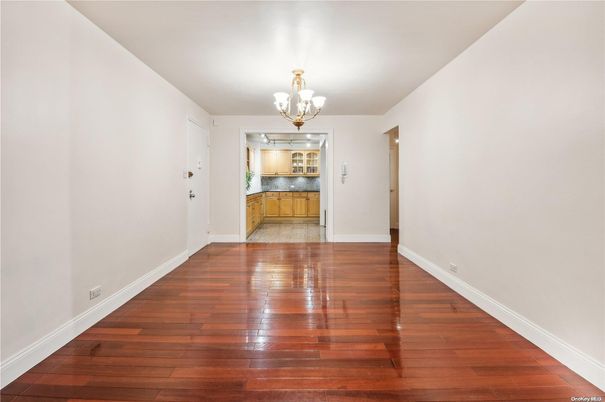 Chandelier, Empty room, Interior, Wood Texture Flooring