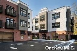 Exterior, Facade, Brick Facade, Rowhouse
