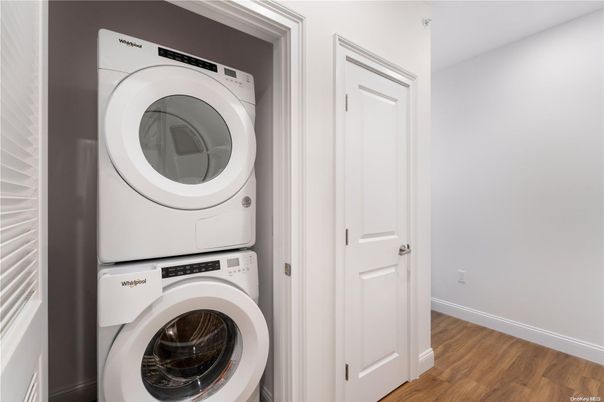 Interior, Utility Closets, Washer, Wood Texture Flooring