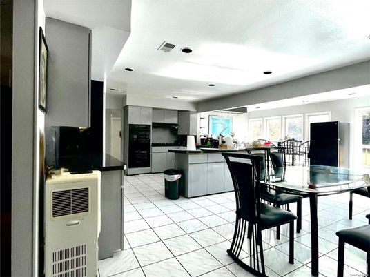 Dining room, Interior, Kitchen, Recessed Lighting, Stainless Steel Appliances