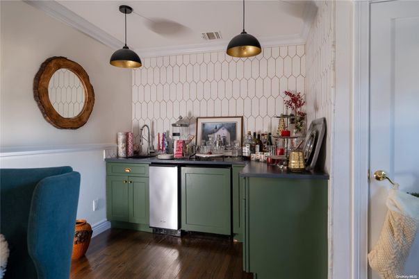 Interior, Pendant Lights, Wood Texture Flooring