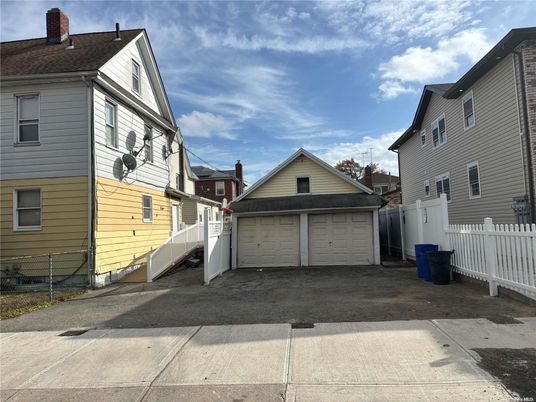 Detached Garage, Exterior