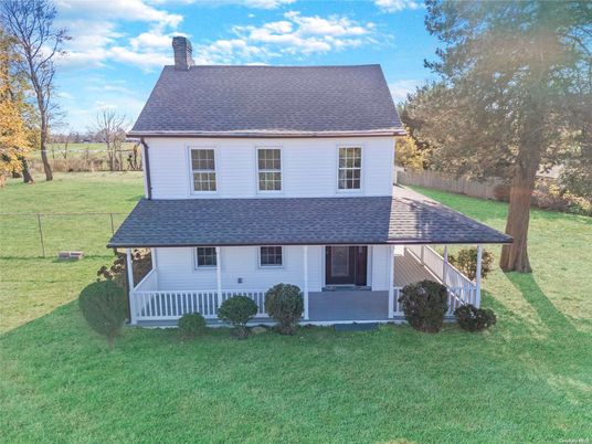 Backyard, Exterior, Facade, Cape Cod