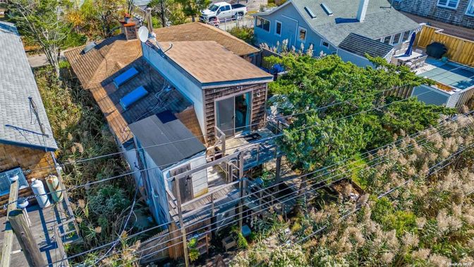 Exterior, Drone