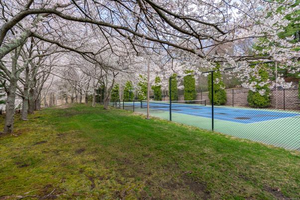 Exterior, Tennis Courts