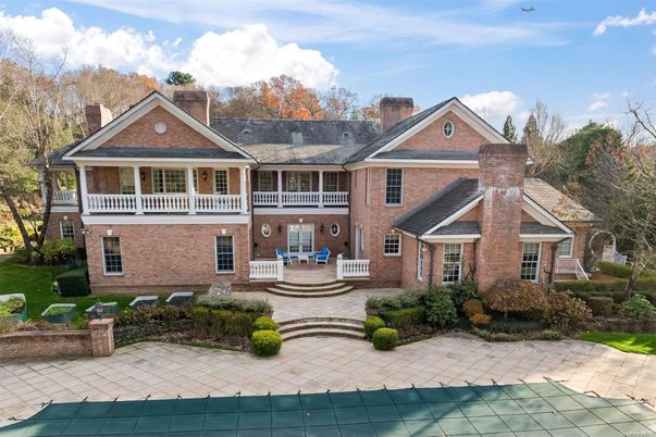 Exterior, Facade, Brick Facade, Brick Traditional