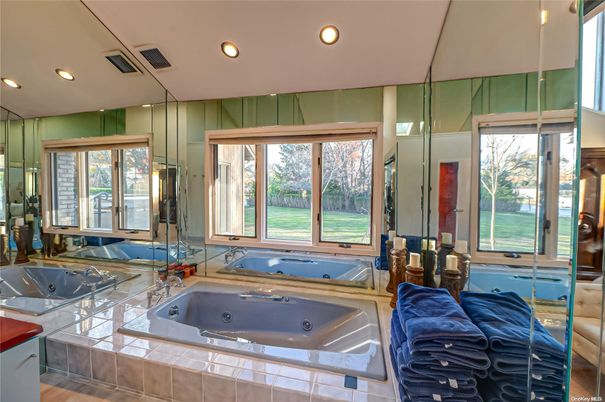 Bathroom, Interior, Recessed Lighting