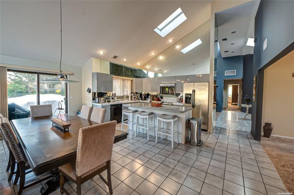Dining room, Interior, Kitchen, Pendant Lights, Recessed Lighting, Stainless Steel Appliances