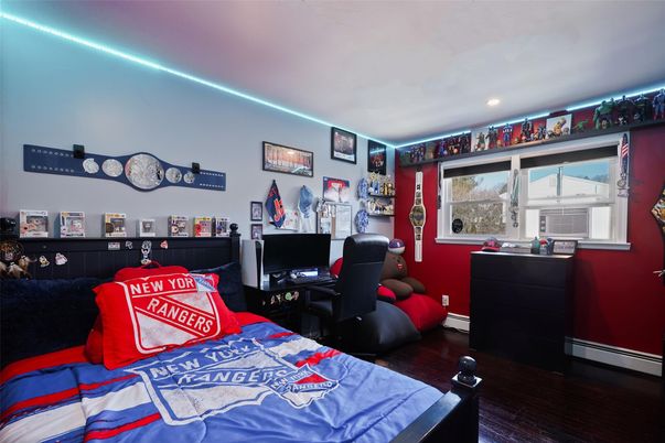 Bedroom, Home Office, Interior, Recessed Lighting, Wood Texture Flooring
