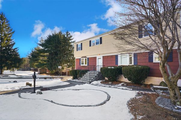 Backyard, Exterior, Facade, Split Level