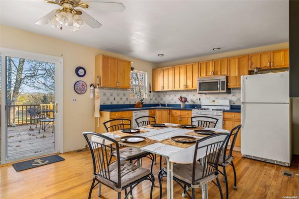 Dining room, Interior, Kitchen, Recessed Lighting, Wood Texture Flooring