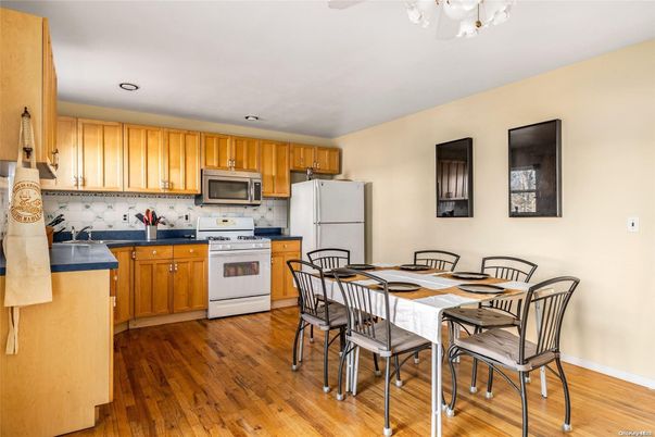 Dining room, Interior, Kitchen, Recessed Lighting, Wood Texture Flooring