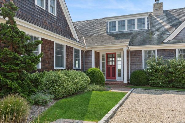 Exterior, Facade, Cape Cod