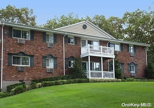 Backyard, Exterior, Facade, Brick Facade, Georgian