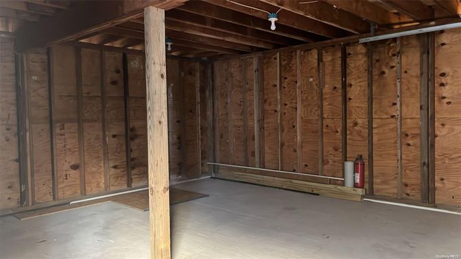 Empty room, Interior, Wooden Beams, Wooden Walls